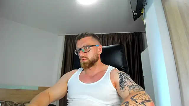 XXX chat uživo modela Findom_guy