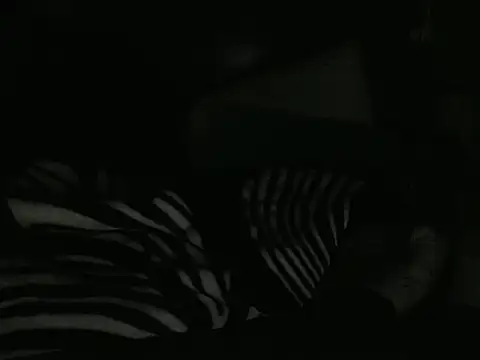 LONGBLKCLIT36's Live XXX Chat