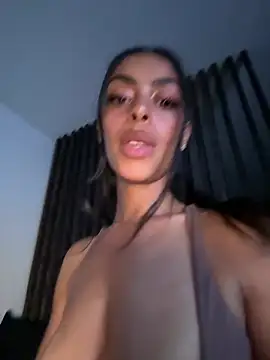 yasmingarcia's Live XXX Chat