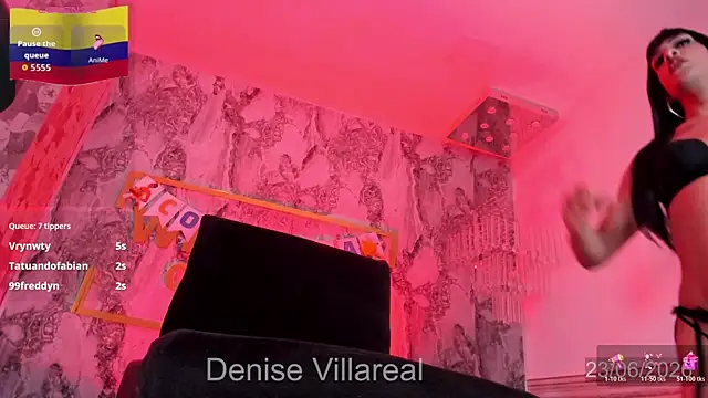 DeniseVillareal: διαδικτυακό σόου στην κάμερα