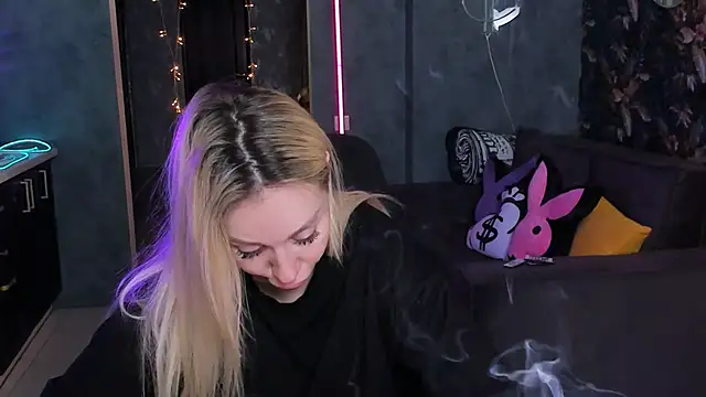 XXX chat uživo modela Blckmirrorr