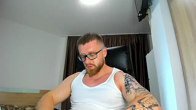 XXX chat uživo modela Findom_guy
