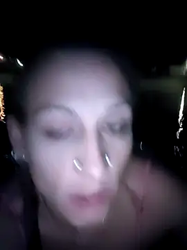 Bellaa25 élő XXX-chatje
