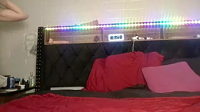 QUEEN_OF_MEN live XXX chat