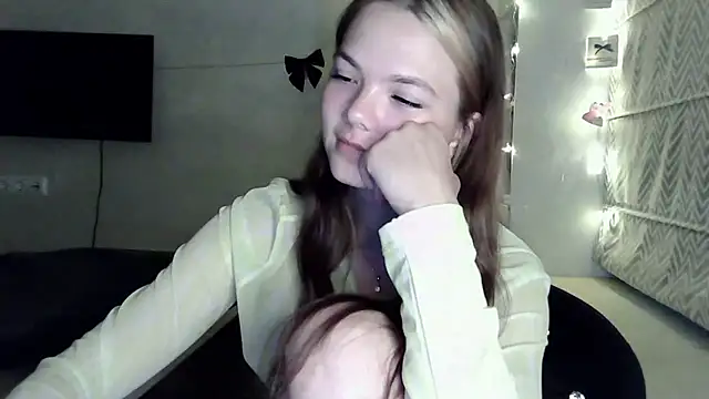 Chat +18 de AvrilGillig ao vivo