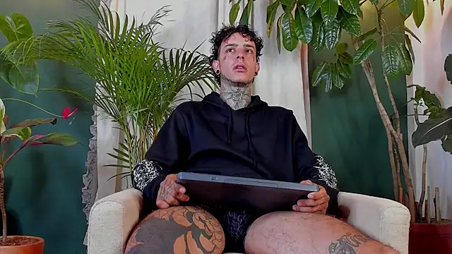 Aron_ford Live XXX Chat