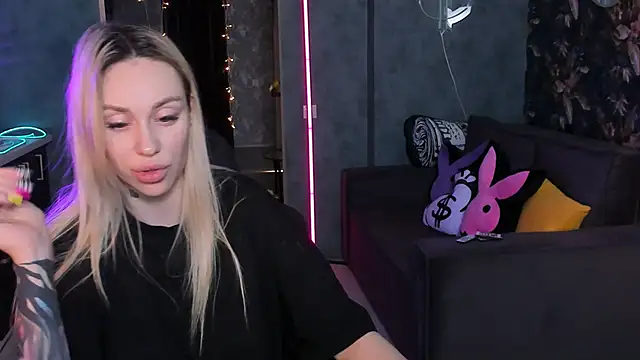 Blckmirrorr's Live XXX Chat