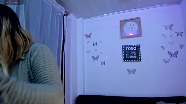 NinaSakura_Eup Adlı Modelin Canlı XXX Sohbeti