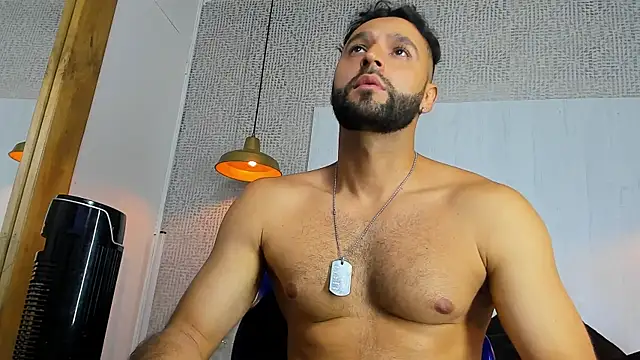 Mike333_ – Naživo XXX chat