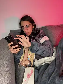 Poison_Ivy_29's Live XXX Chat