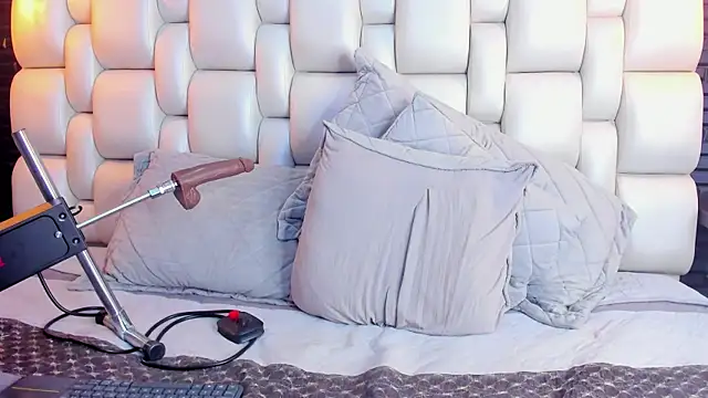 ViolettGracee élő XXX-chatje