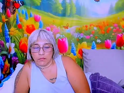 indianroxy Chat XXX live