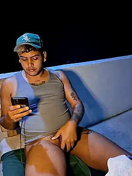 Czat XXX na żywo – Saul_88