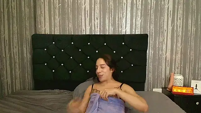 Živý XXX chat Alicee_Moonn