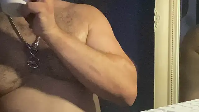 Pokazy przed kamerką – CloudyMuscleBeefy