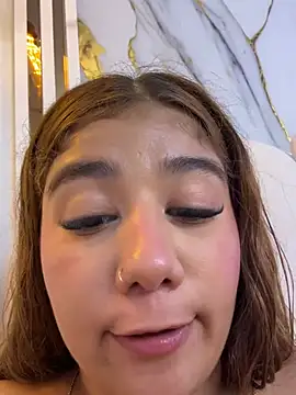 צ'אט XXX בשידור חי של tifanyhills_