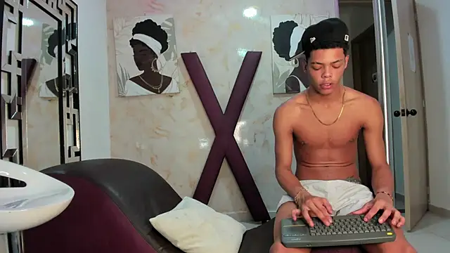 PRETTY_FEM élő XXX-chatje