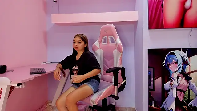 Chat +18 de CharlotteMuller ao vivo