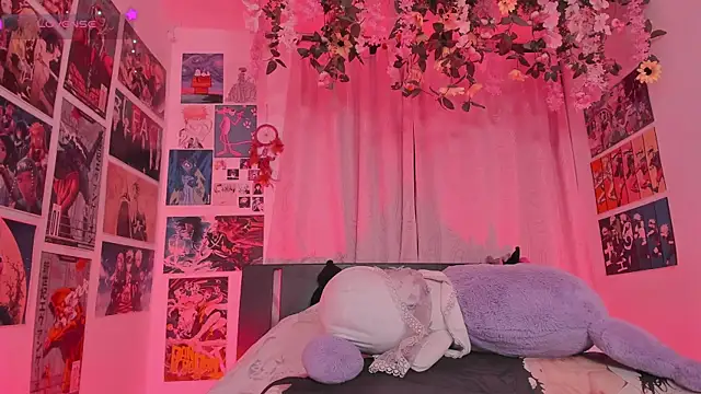 MissCurvyTop live XXX chat