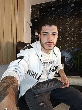 Chat +18 de Rafael_Mendezz ao vivo