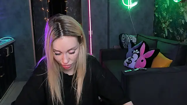 Blckmirrorr's Live XXX Chat