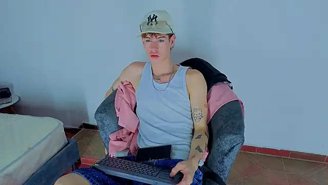 Онлайн чат XXX nova_salvatore