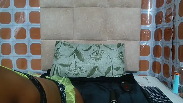 Mellow-Yellow live XXX chat