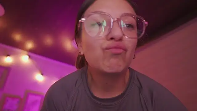 XXX chat uživo modela milly_kenner