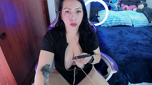 saphira_owen's Live XXX Chat