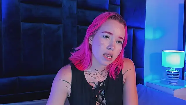 pinkiflame Adlı Modelin Canlı XXX Sohbeti