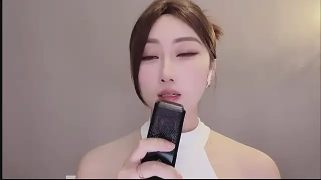 Aner333 即時 XXX 聊天