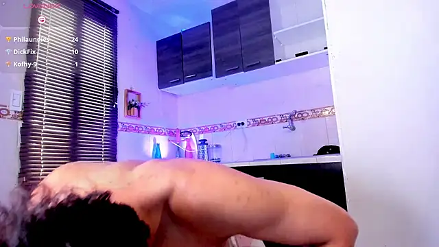 XXX chat uživo modela Jhonny-Blake