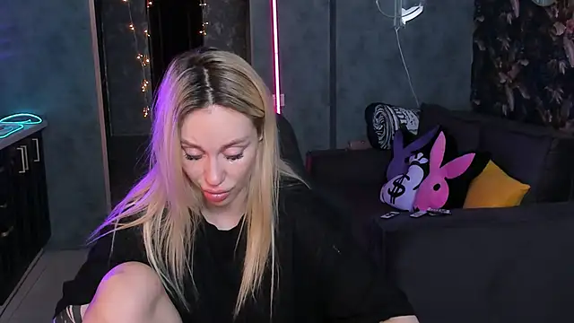 Blckmirrorr's Live XXX Chat