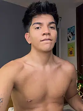 Show modela OnlySantty na web-kameri