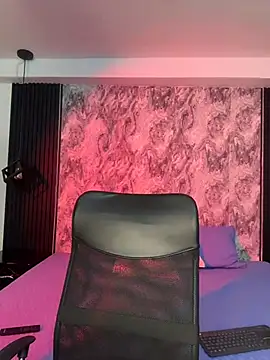 دردشة KatiusSky الجنسية المباشرة