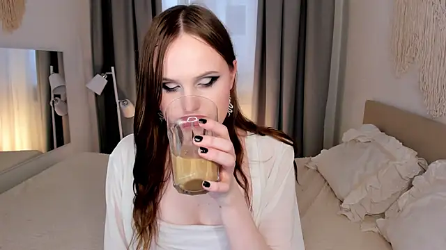 EffieMinki's Live XXX Chat