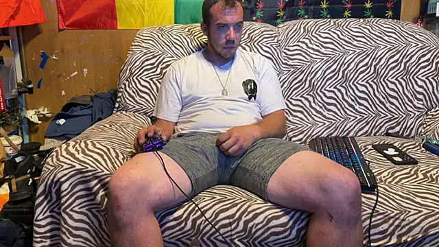 ScubaStevex Show in webcam