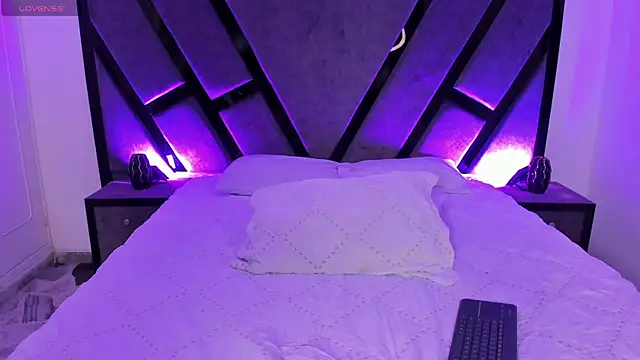 Chatroom XXX en direct de VictoriaMonroee_
