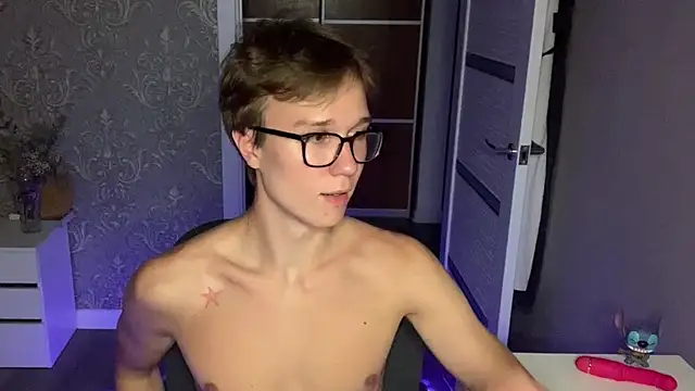 yyyyesssbb: онлайн-секс-чат