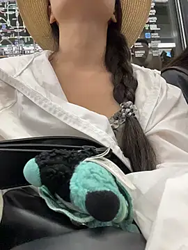 xiaochengzi505 Adlı Modelin Canlı XXX Sohbeti