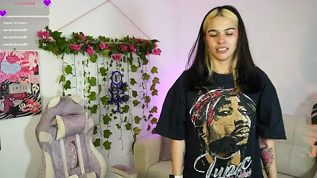 Chat XXX en directo de Nahoo__