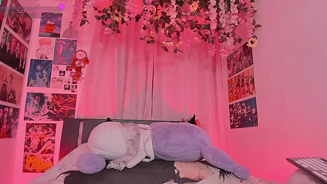 MissCurvyTop লাইভ XXX চ্যাট