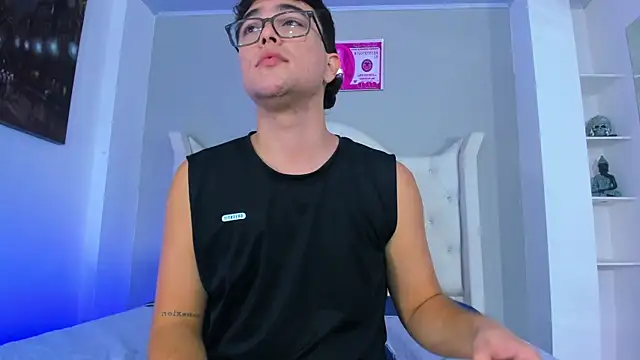 Živý XXX chat Thiago_Monaco