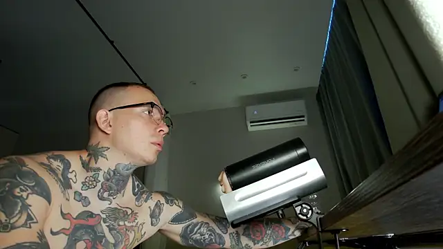Tommy_cat XXX чат на живо
