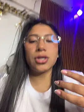 LinnaGardenia's Live XXX Chat