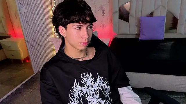 kaelwolf_tay Adlı Modelin Canlı XXX Sohbeti