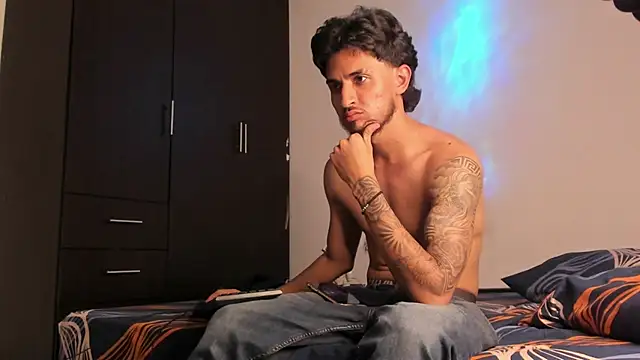 Kriss_Edwards Chat XXX in diretta