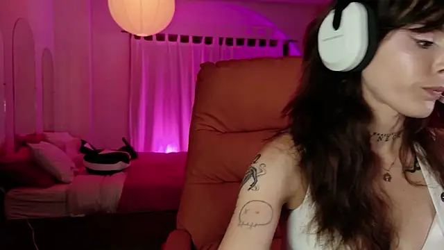 Chat +18 de GennaJames ao vivo