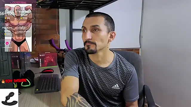 Marck_Muscle Adlı Modelin Canlı XXX Sohbeti