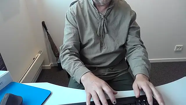 Buggemann live XXX chat